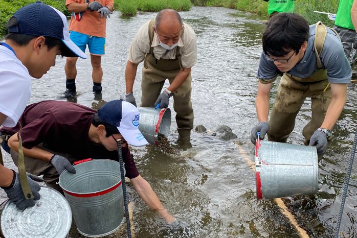 産卵床造成活動