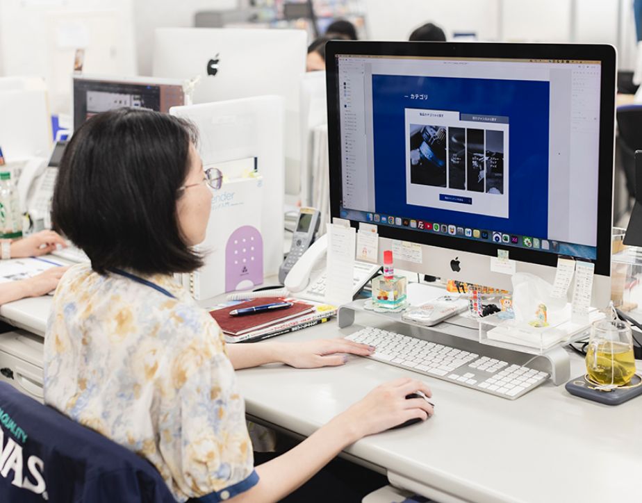 【Webデザイン】　公式サイトのデザイン・管理・運営