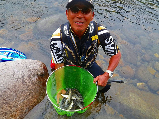 郡上長良川 上流の鮎釣り – 株式会社バリバス